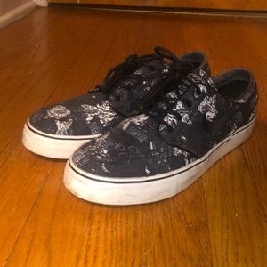 RARE 2012 NIKE SB Zoom Stefan Janoski Black Floral WORN TWICE